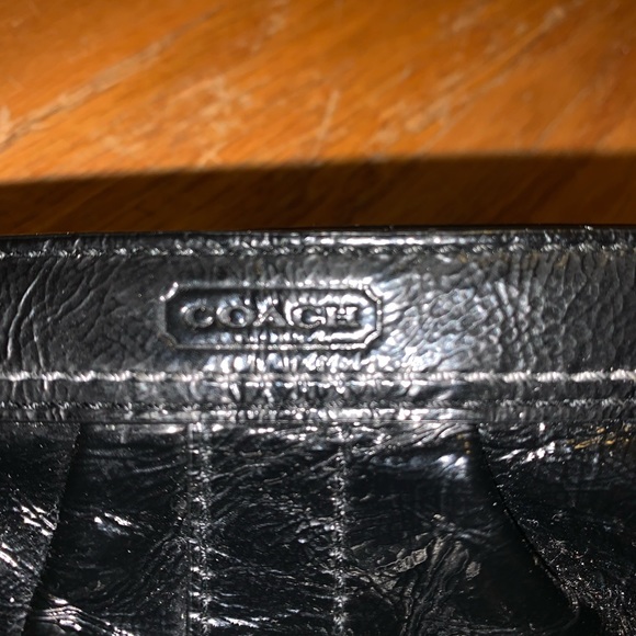 Coach black patent leather wristlet - Picture 2 of 4